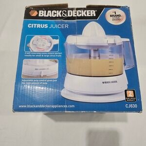 Black & Decker CJ630 Citrus Juicer Electric 32oz White Adjustable Pulp Control